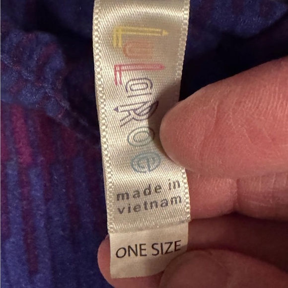 Lula roe Blue Purple Patterned Leggings one size fits most 2-12 women’s - Picture 3 of 3